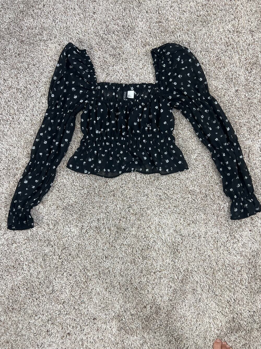 H&M Crop Top Puff Sleeve Off The Shoulder Black Floral Smocked Blouse Small